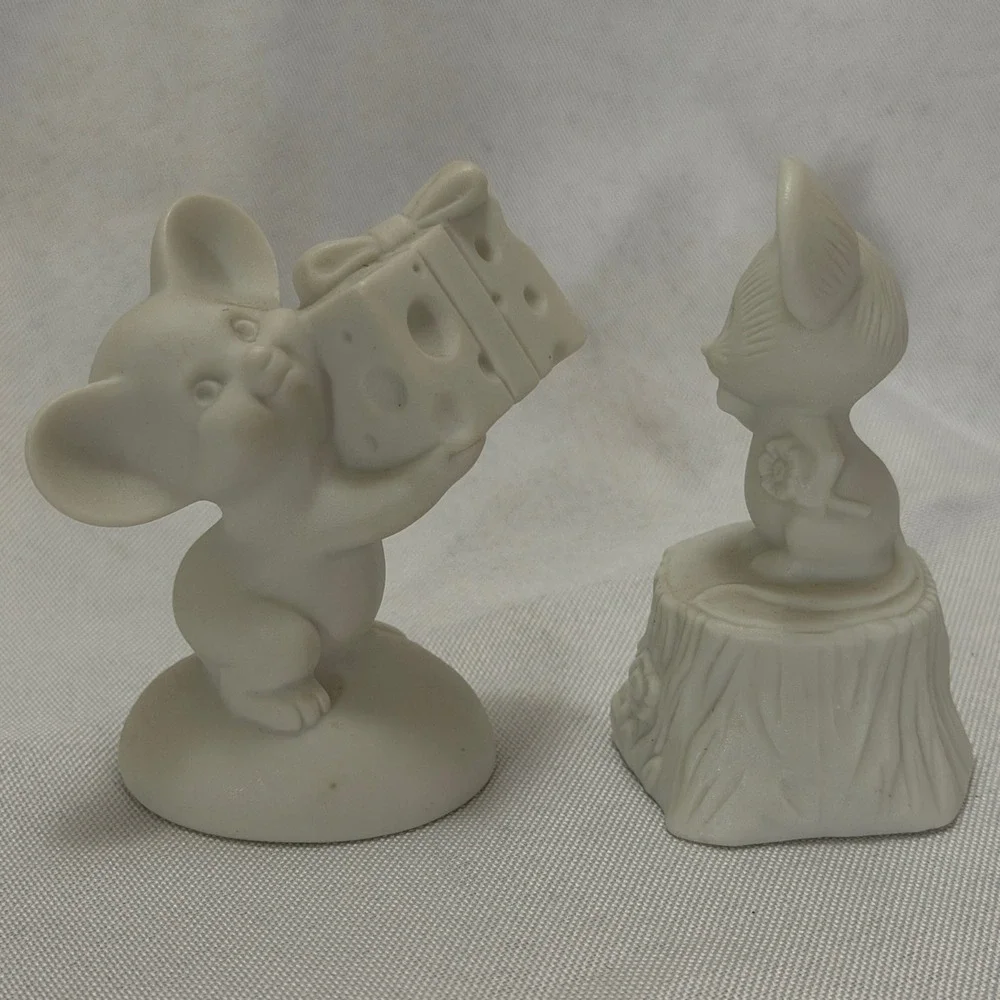 Vintage 1975 Hallmark Bisque Mouse Figurines Set of 2‎ Cottagecore Whimsical